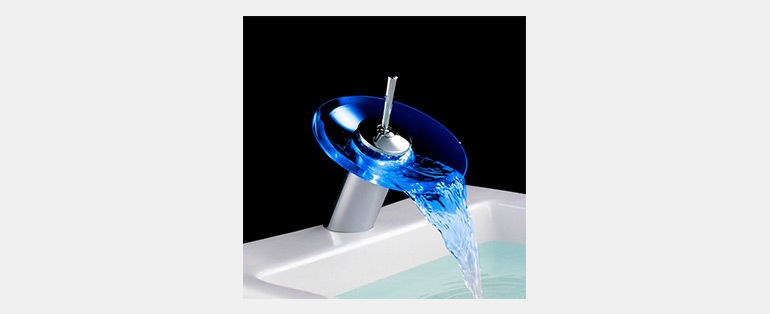 Modelo de Torneira LED para banheiro monocomando cascata de vidro