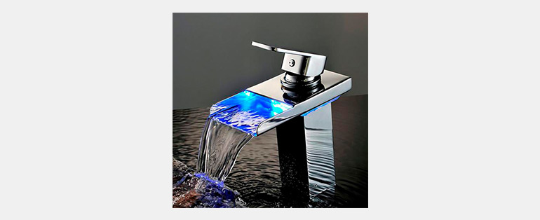Modelo de Torneira LED para banheiro com misturador monocomando cascata