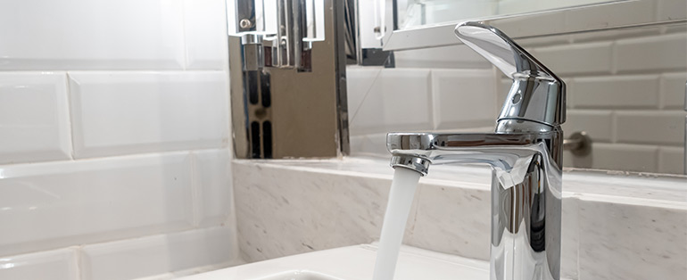 Como limpar torneira | Como limpar a parte externa da torneira? | Blog Casa das Torneiras 